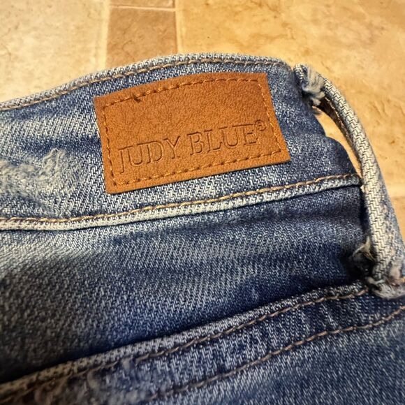 Judy Blue Straight Fit Jeans Distressed Medium Wash Stretch Size 13/31 - Picture 15 of 15